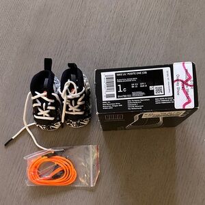 Nike Lil' Posite One Kids Sneakers - Black and White
